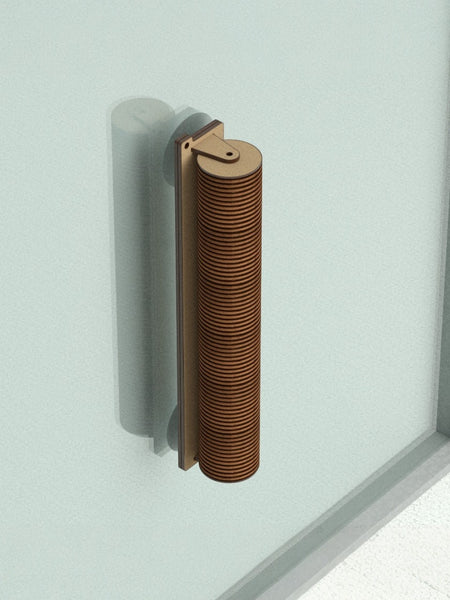 Gatitud Store vertical cat scratching post made of corrugated cardboard, cylindrical design, 50cm high, wall-mounted.