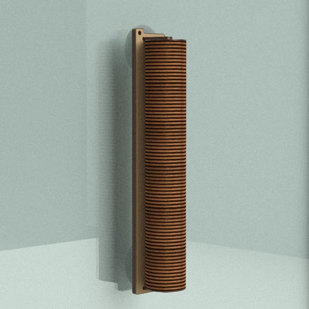 Gatitud Store wall-mounted cat scratcher, natural wood, ribbed texture, vertical design for scratching and stretching.